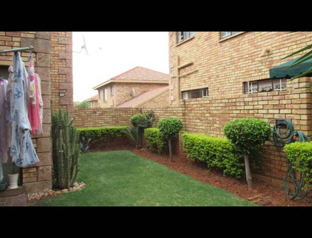 3 BEDROOM TOWNHOUSE FOR SALE IN WILLOWBROOK